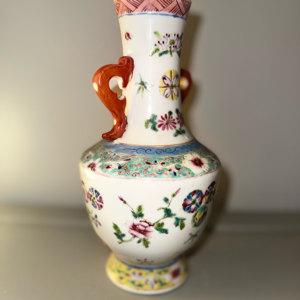 Gorgeous Chinese Famille Rose Vase/ Jar/ Urn 9” Antique! - Picture 12 of 12